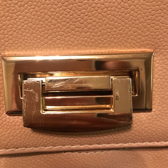 Tan Crossbag with Gold Chain Strap - Picture 3 of 4